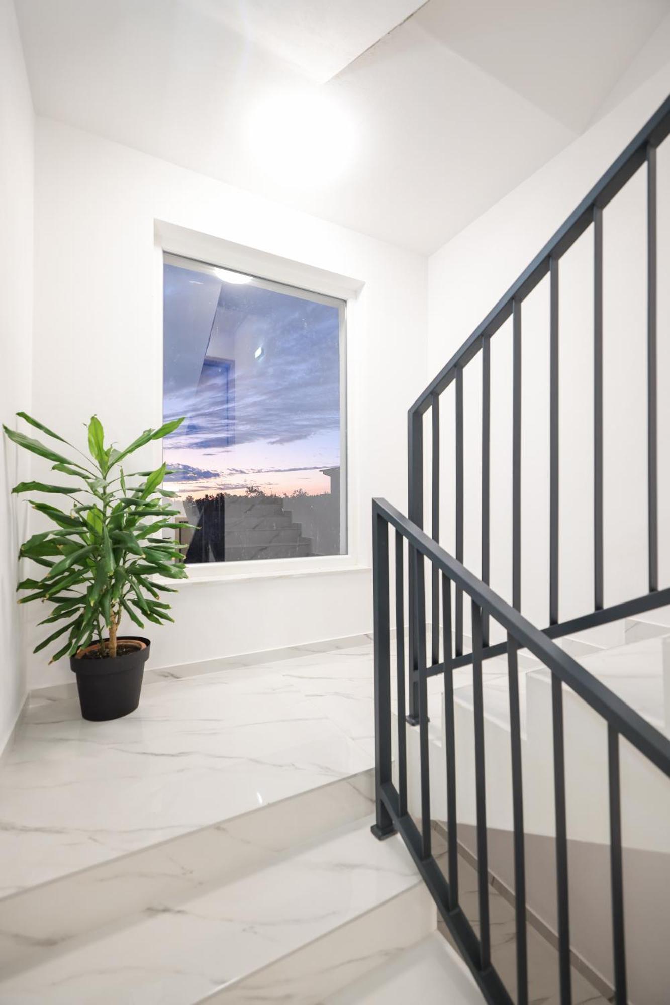 Bella Vista Apartment *